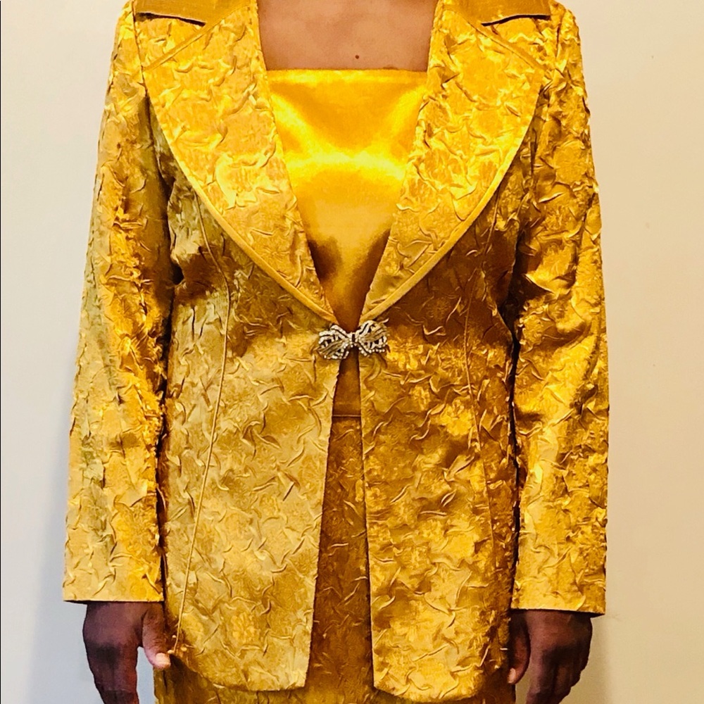 Women suit